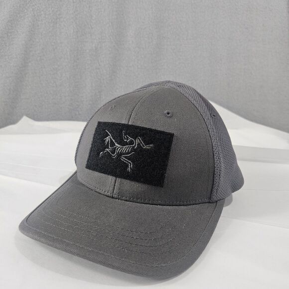 Arc’teryx Gray Leaf BAC FLEXFIT Hat Size L-XL Hook & Loop Dead Bird Logo - Picture 1 of 6